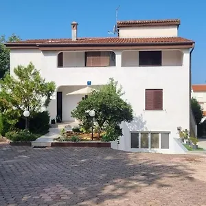 Cerova Apartment